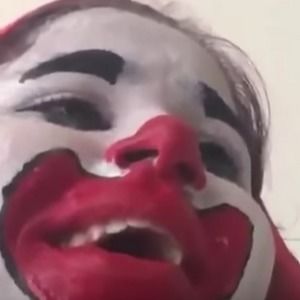 Meet your Posher, Mona